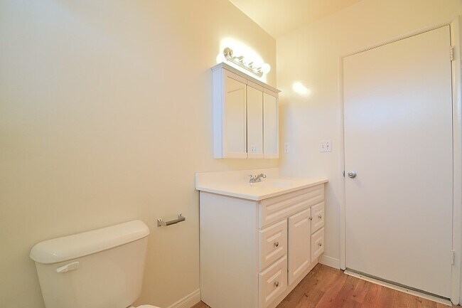 Building Photo - t2603