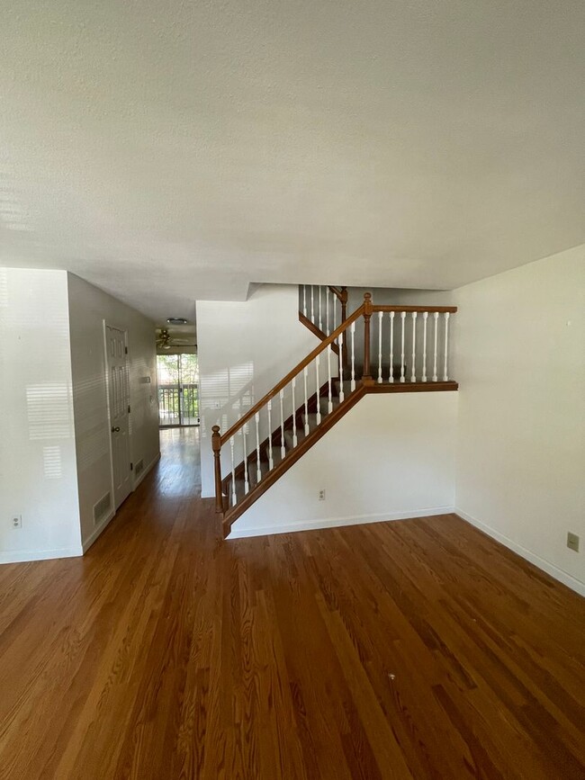 Building Photo - 403 Pheasant Run
