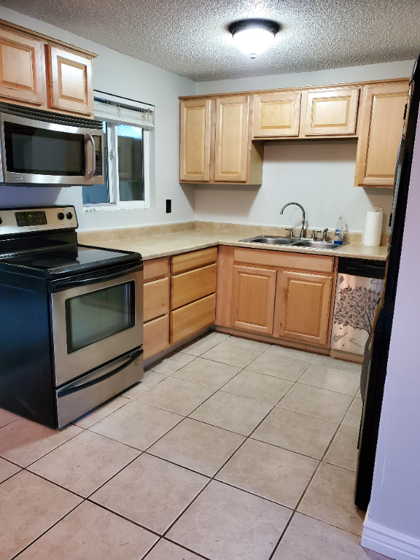 Building Photo - 14655 SW 76th Ave