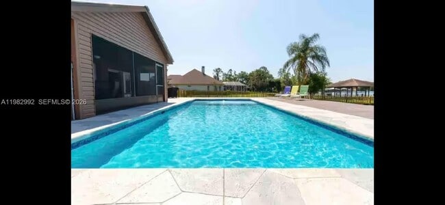 Building Photo - 3116 Tanglewylde Ave