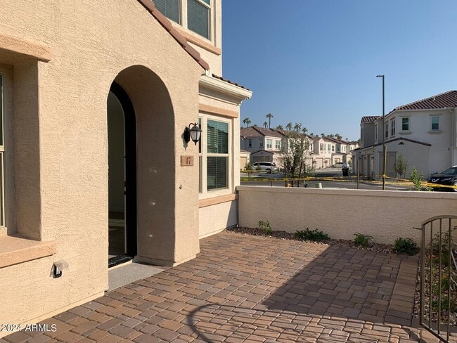 Building Photo - 4077 S Sabrina Dr