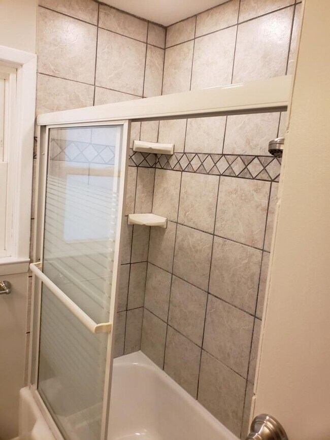 Building Photo - *Move in Savings* This exclusive offer won...