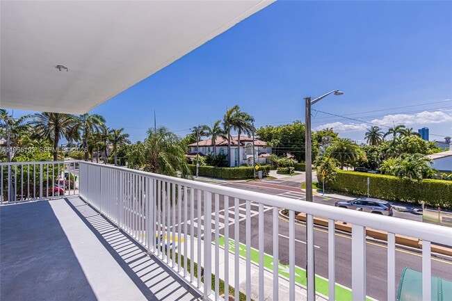 Building Photo - 3527 NE 168th St