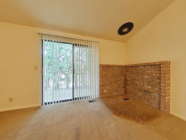 Building Photo - 3 Bedroom House ~ North Corvallis ~ Pet Fr...