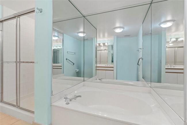Building Photo - 3610 Yacht Club Dr