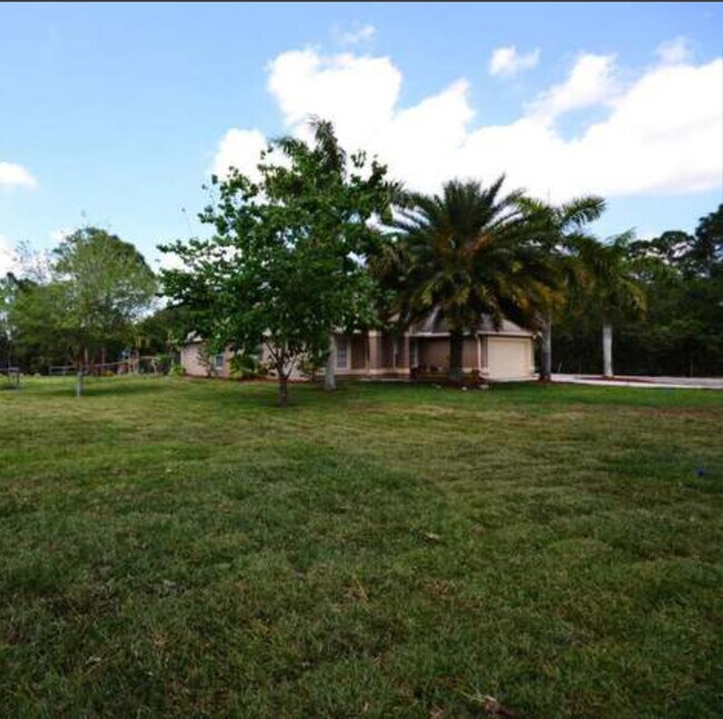 Building Photo - 17569 89th Pl N