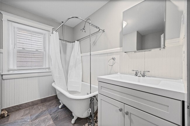 Building Photo - 164 Laburnam Crescent