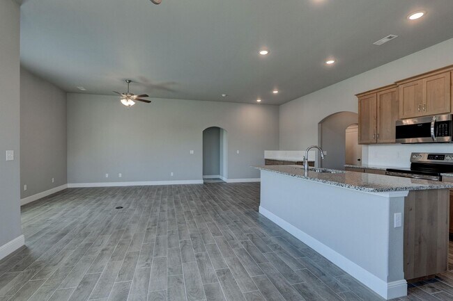 Building Photo - 802 Delaney Dr