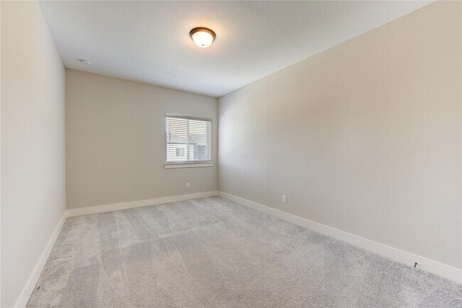 Building Photo - 18515 Parkland Row Dr