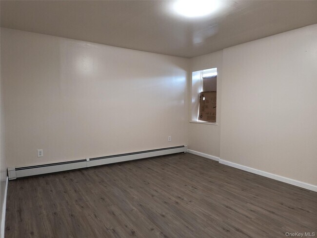 Building Photo - 22 Gidney Ave