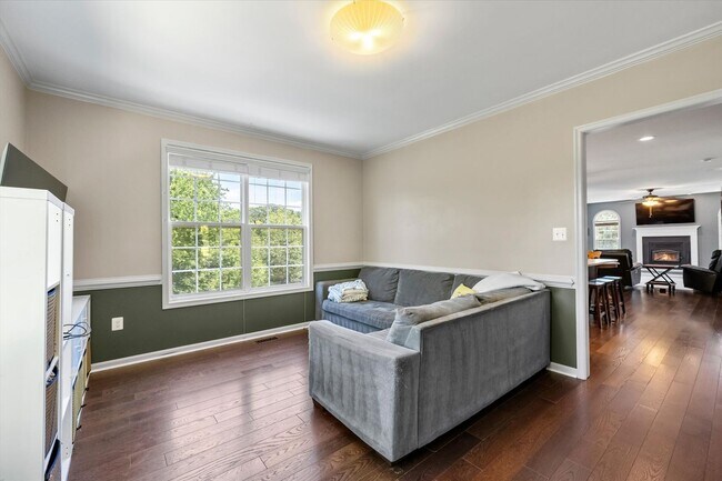 Building Photo - Gorgeous 5 Bed 3.5 Bathroom in Stafford, VA