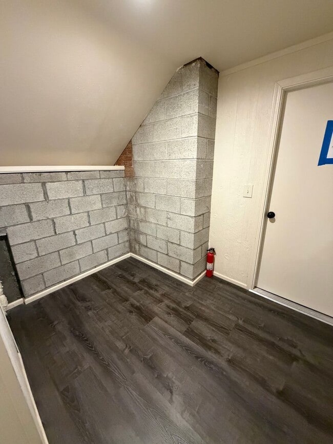Building Photo - The Perfect House for Roommates, 6bdrms, 3.5 baths, 1.5 miles from Oregon Tech and Sky Lakes Medi...