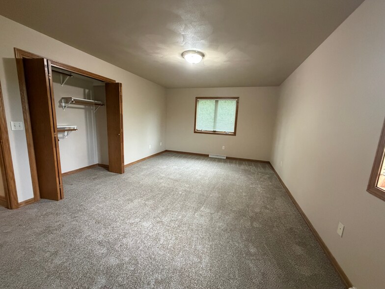 Building Photo - 827 Foote St