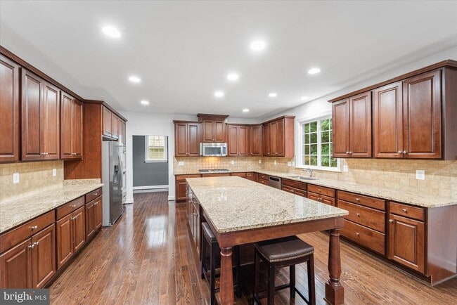 Building Photo - 8901 Hargrove Ct
