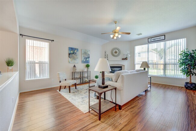 Building Photo - 22514 Jutewood Ln
