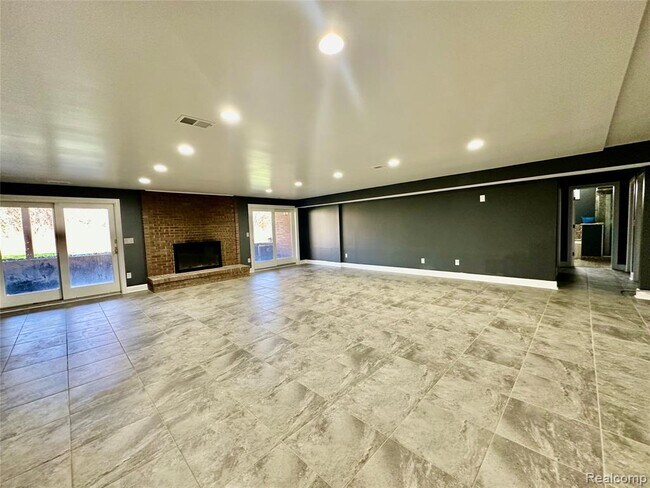 Building Photo - 95 Barbara Ln