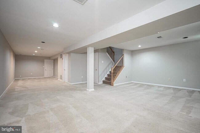 Building Photo - 79 Tattersall Dr
