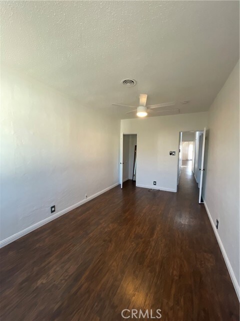 Building Photo - 1024 Main St