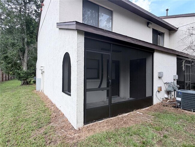 Building Photo - 2635 SW 35th Pl