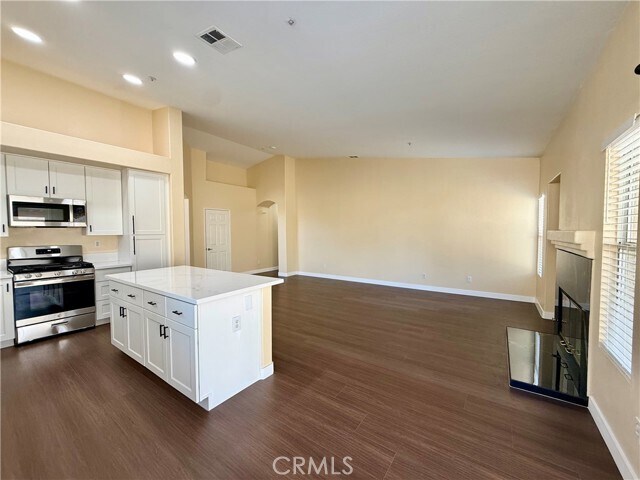 Building Photo - 17210 Volante Ct