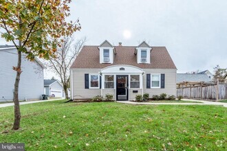 Building Photo - 2429 Fort Dr