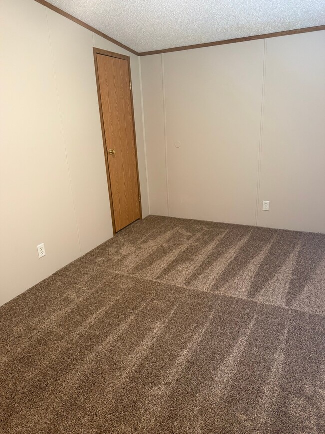 Building Photo - 4664 US-30