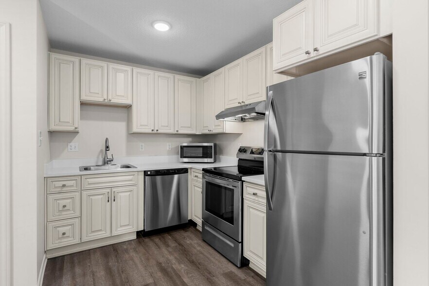 Building Photo - 2900 NE Kendallwood Pkwy