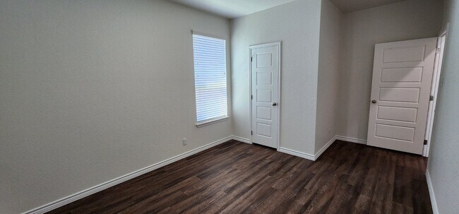 Building Photo - Act fast!  Don't let this opportunity slip by. Contact us today to schedule your showing!