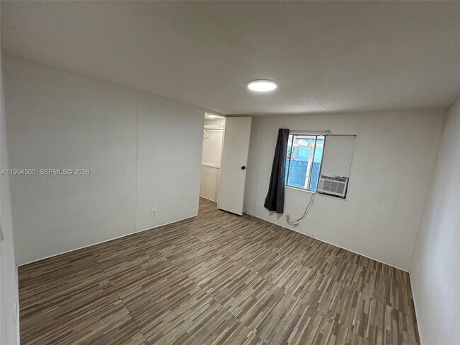 Building Photo - 11942 N Branch Rd