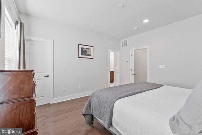 Building Photo - 14803 Retreat Blvd