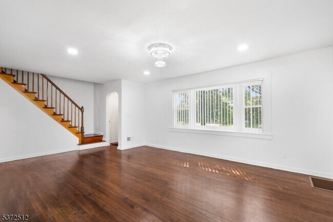 Building Photo - 141 Crosby Ave