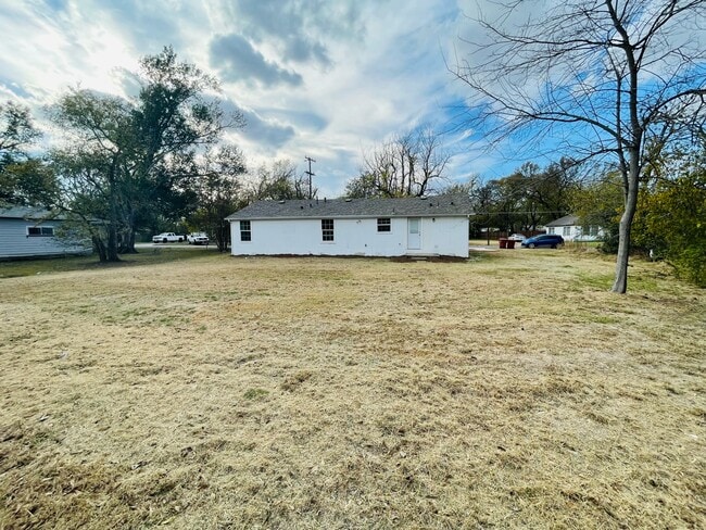 Building Photo - 1104 Evans St