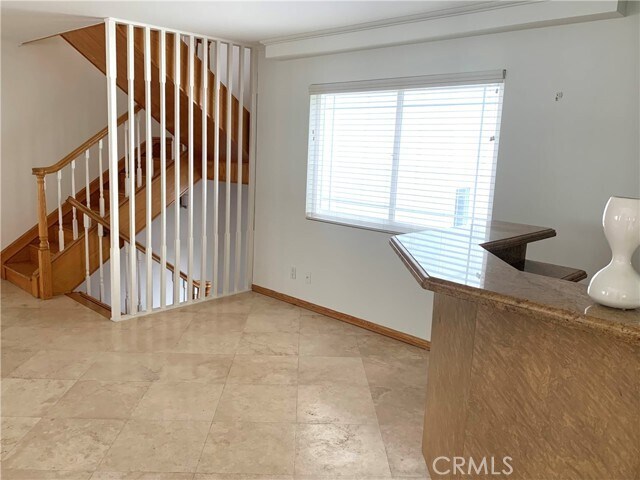 Building Photo - 425 S Catalina Ave