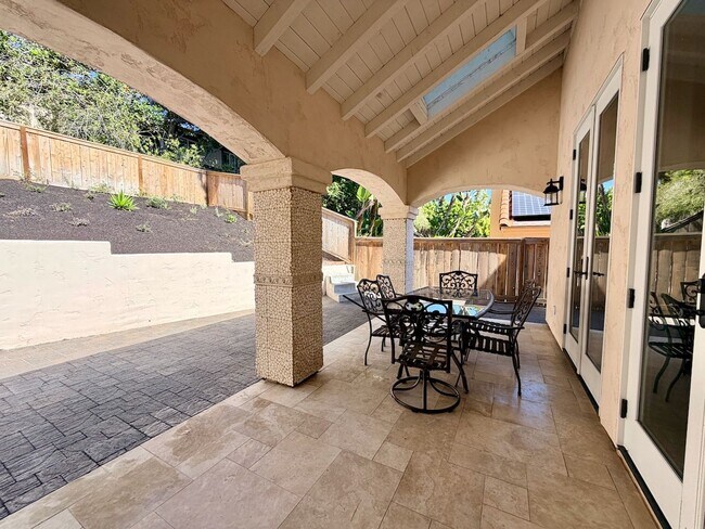 Building Photo - For Rent Available Now - Furnished House 3+BR 2.5Ba in Del Mar, charming furnished home in the hi...