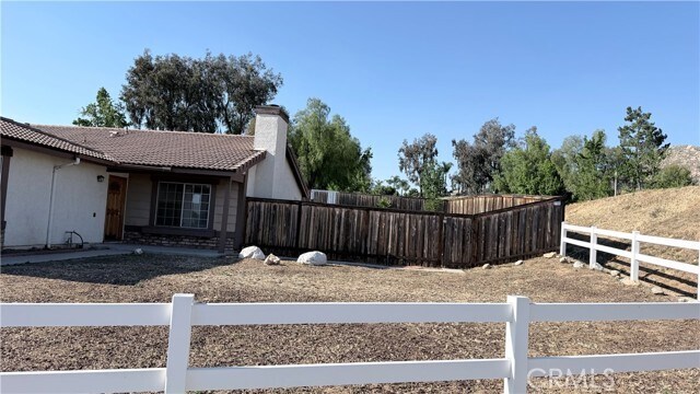 Building Photo - 24856 Sunday Dr