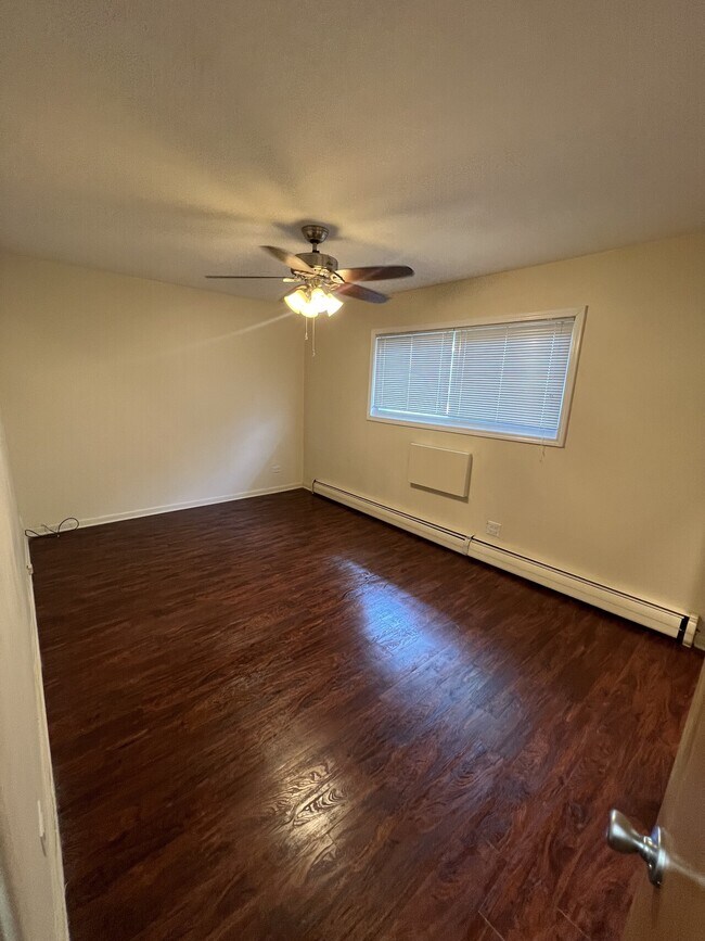 Building Photo - 8845 Cottage Grove