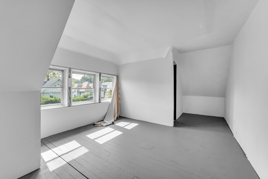 Building Photo - 3706 Spokane Ave