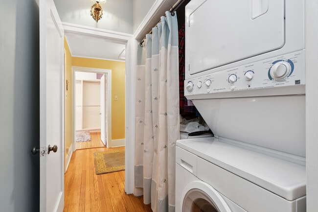 Building Photo - 2023-2027 W 108th Pl