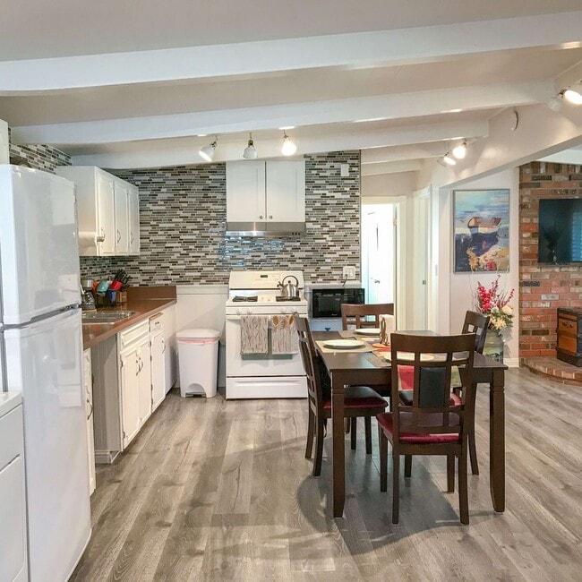 Building Photo - 97789 Chetco Ln