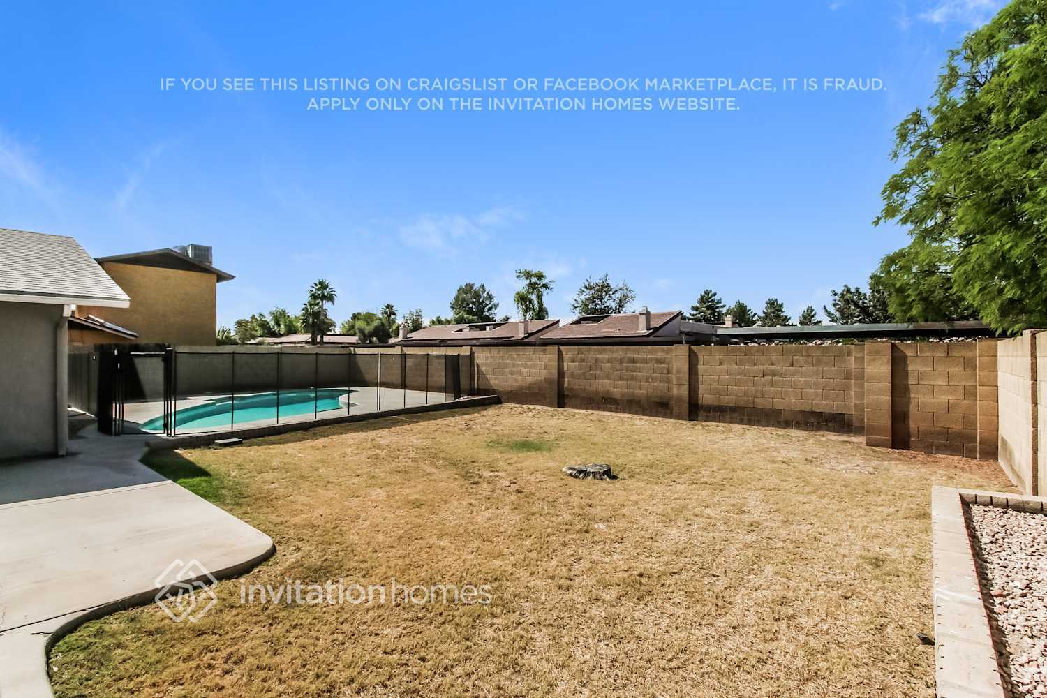 Building Photo - 1027 E Frost Dr