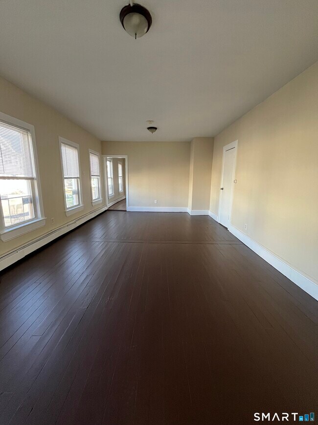 Building Photo - 33 Dewey St