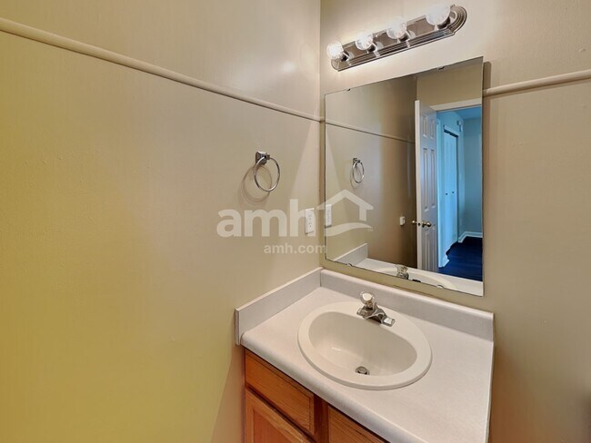 Building Photo - 6580 Dunsdin Dr