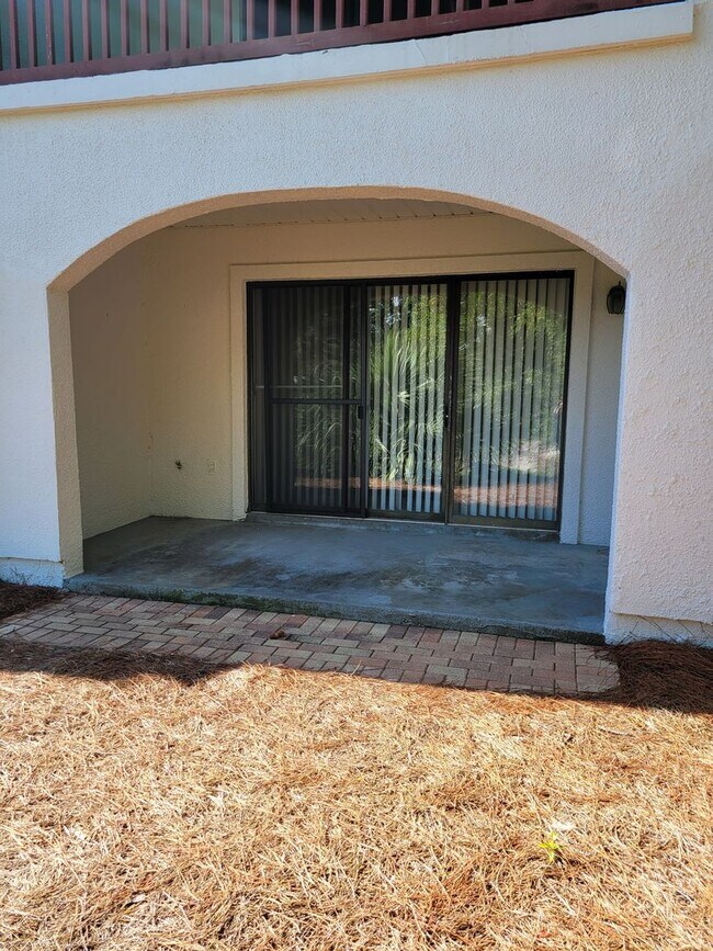 Building Photo - 8730 Thomas Dr