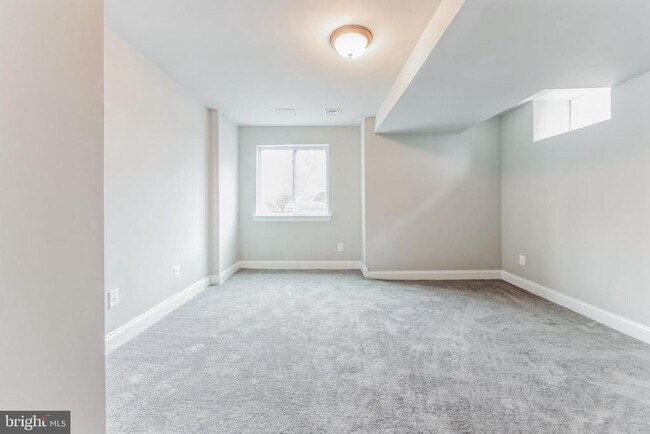 Building Photo - 1316 Butler Pike