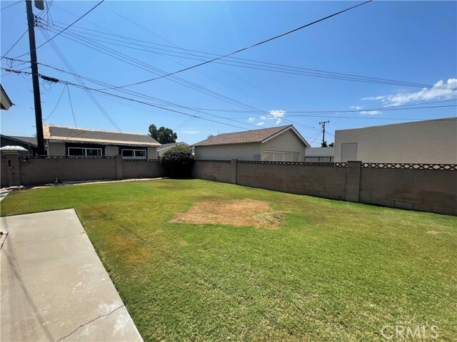Building Photo - 1440 E Rose Ave