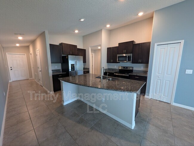 Building Photo - 367 Argyll Dr