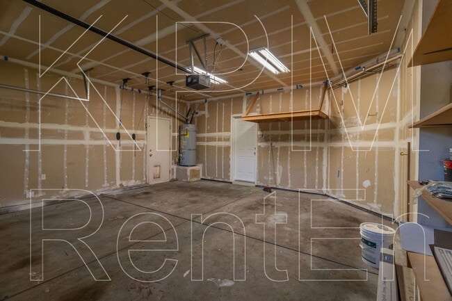 Building Photo - 6221 Crestview Cir