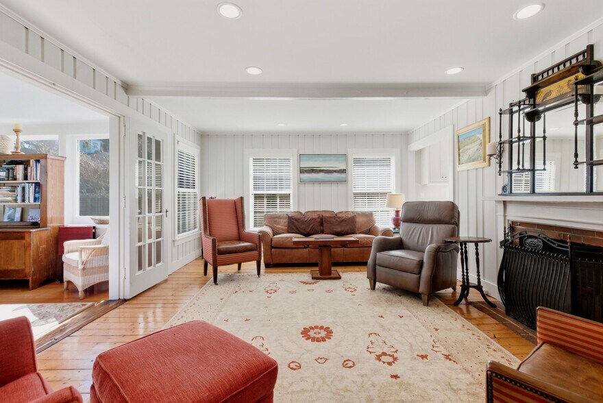 Building Photo - 11 Friendship Ln