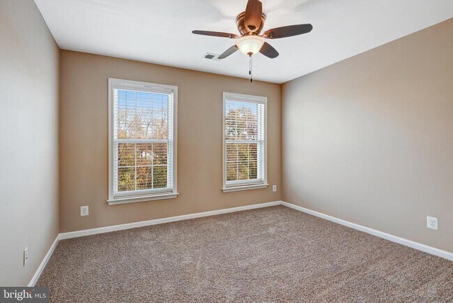Building Photo - 43903 Thorncroft Terrace