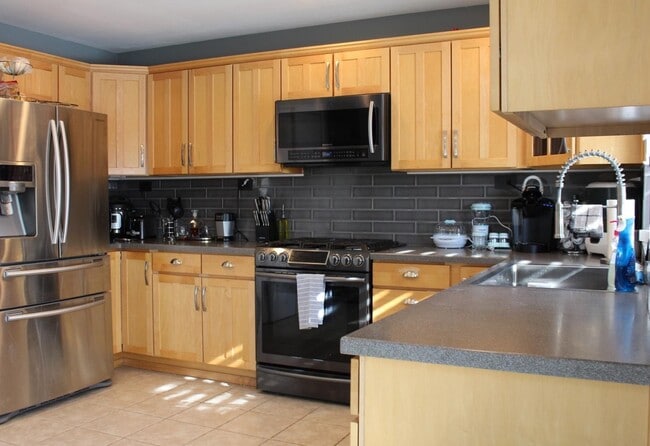 Building Photo - 7258 Grand Prairie Dr
